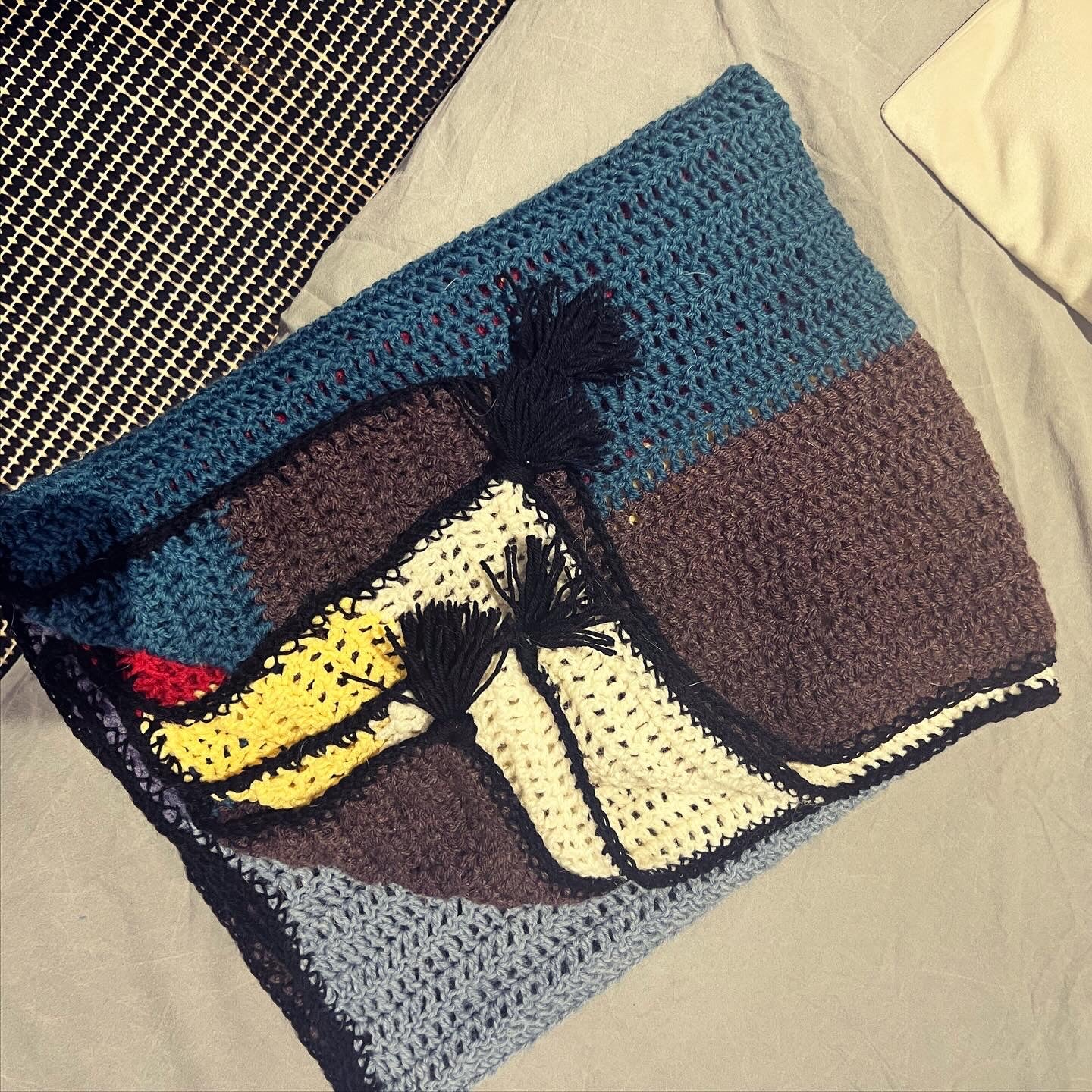 MULTICOLOR SHRUG