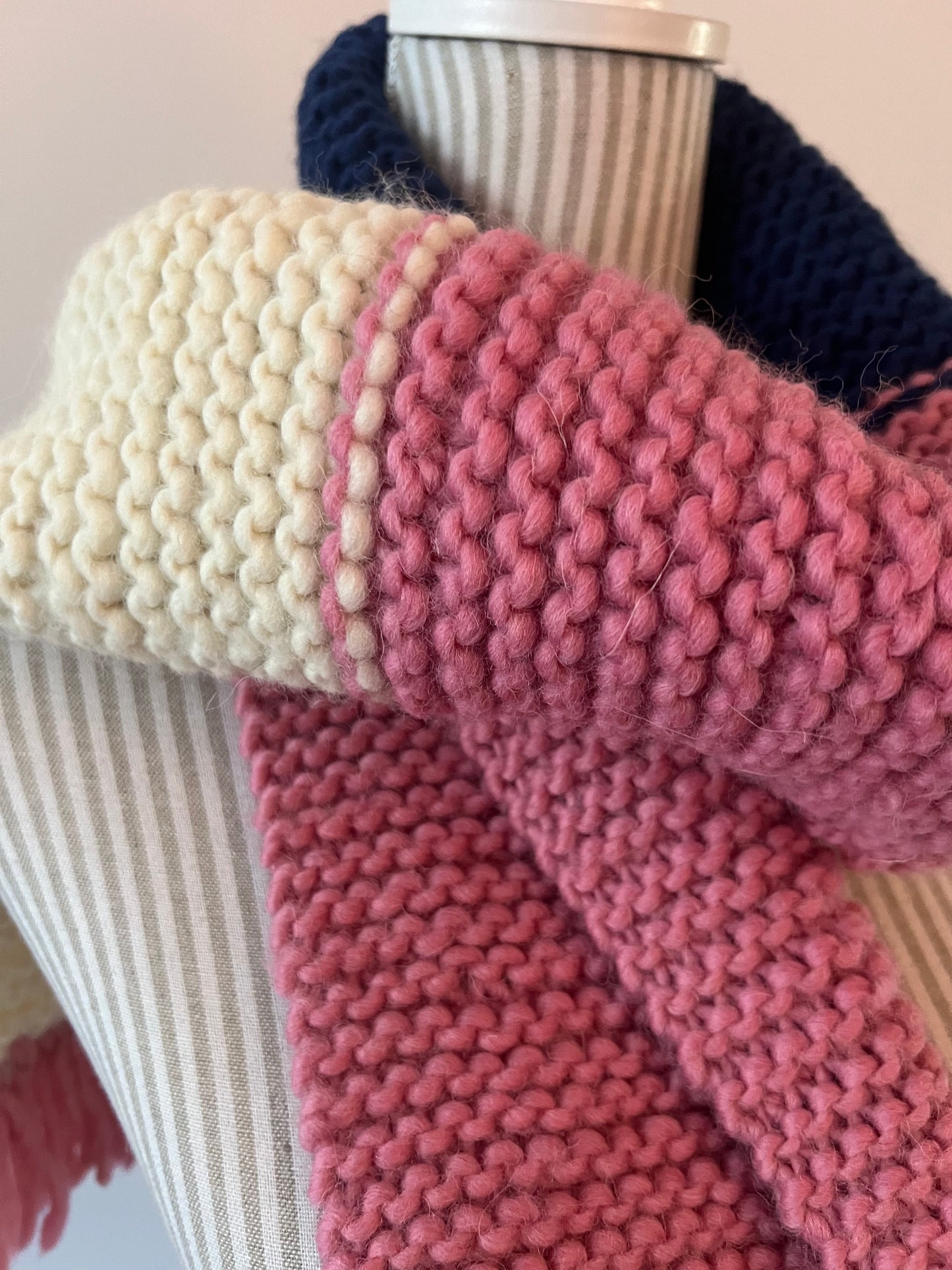 KNITTED MULTICOLOR SCARF