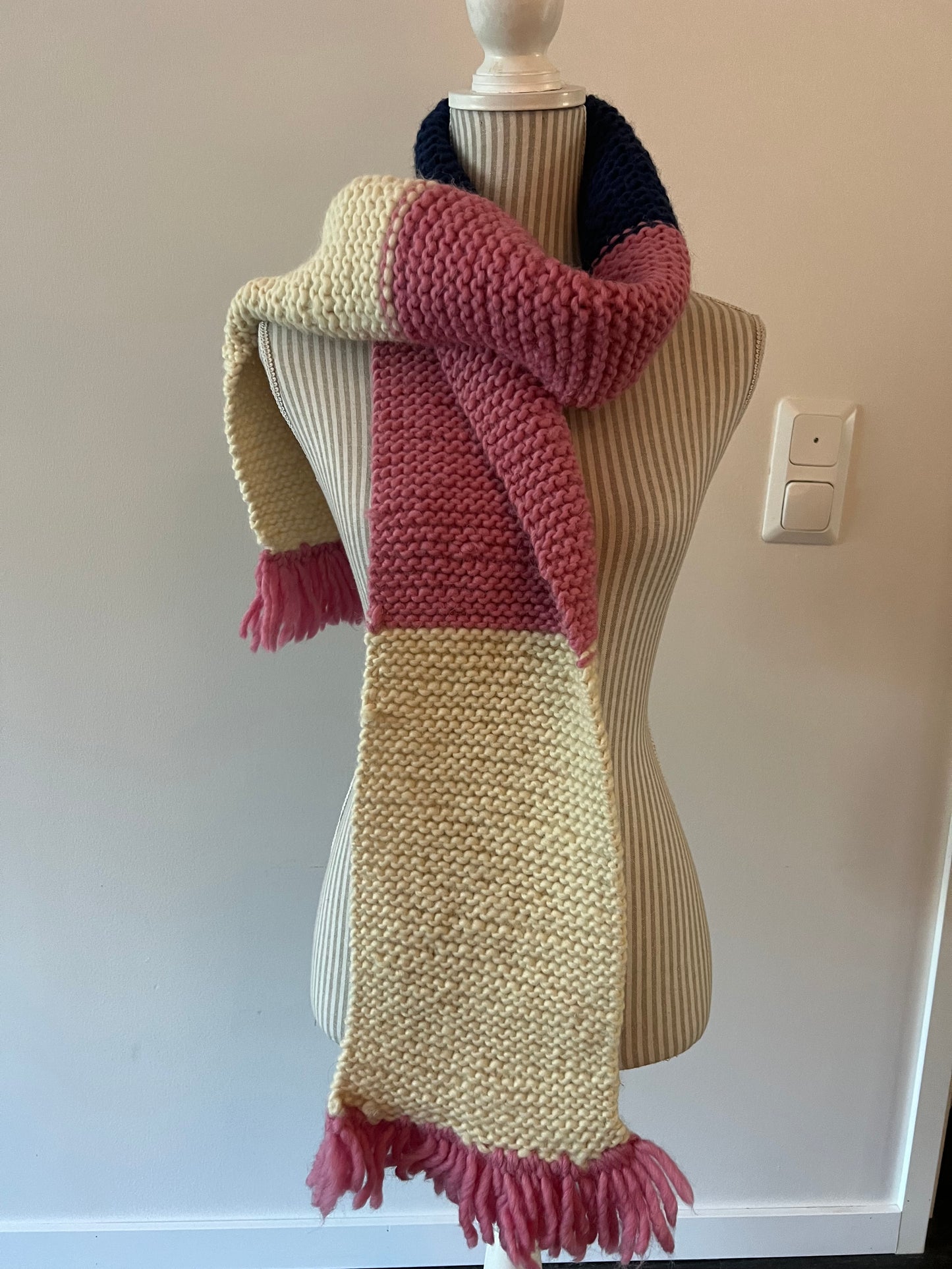 KNITTED MULTICOLOR SCARF