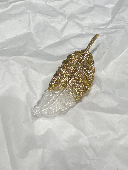 EBOXY GOLDEN BROOCH