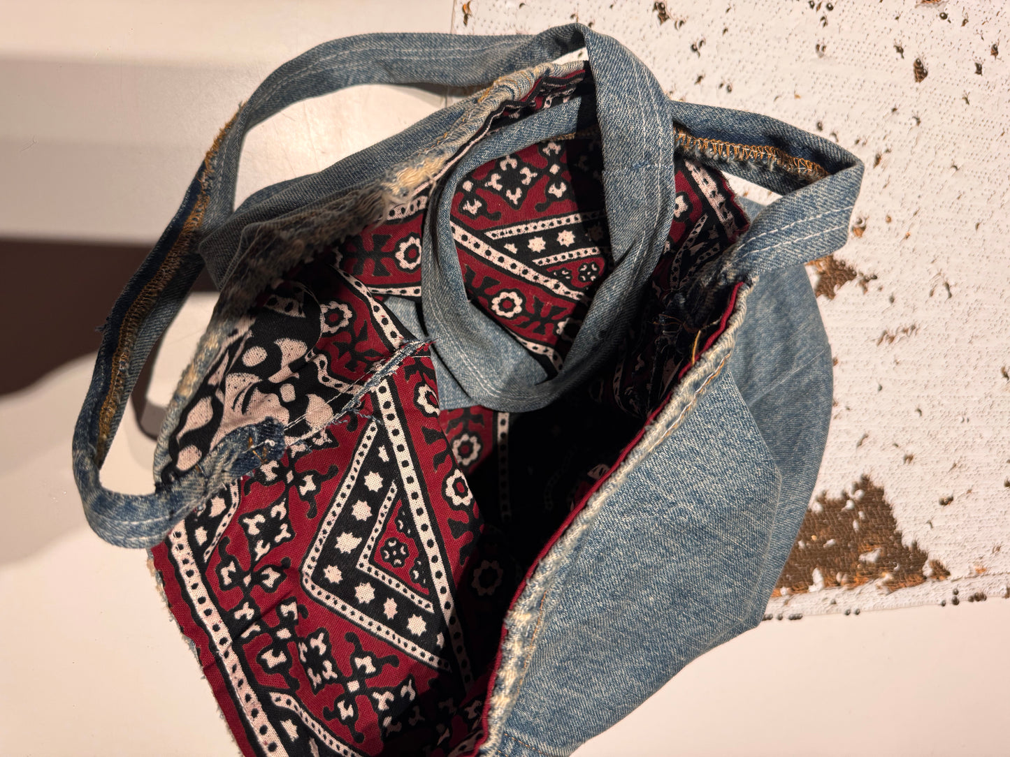 SHOPPING BAG FROM RECICLED MATERIAL
