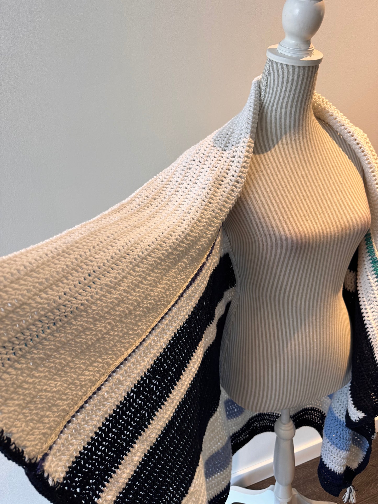 CROCHET MARINE CAPE