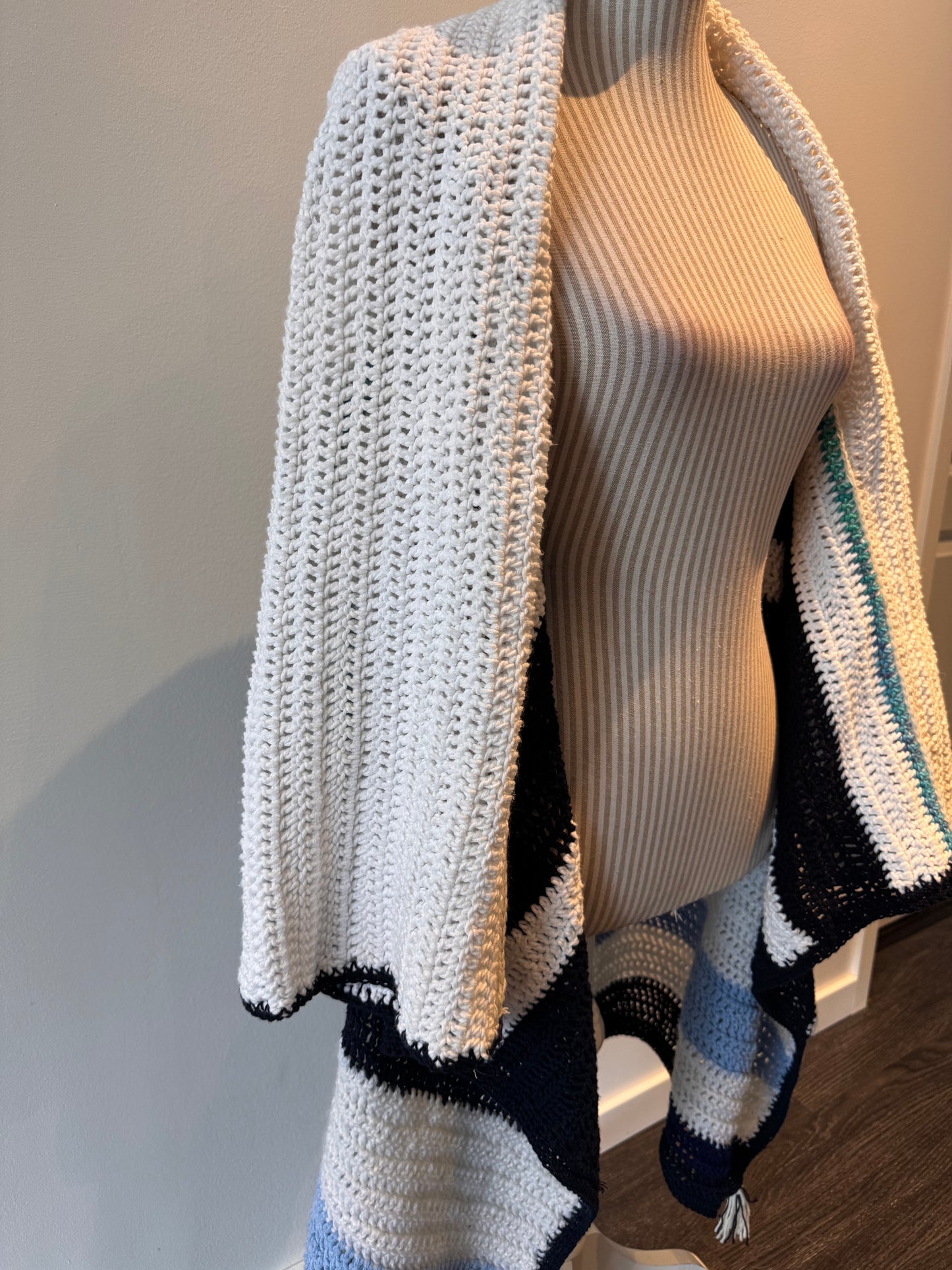 CROCHET MARINE CAPE