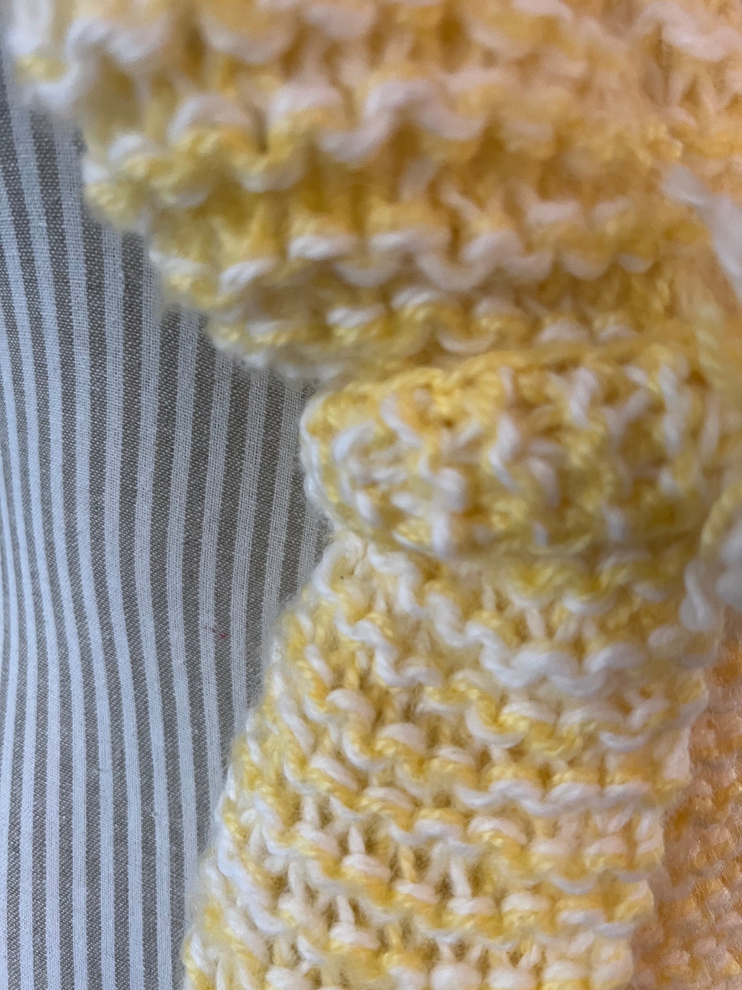 KNITTED YELLOW SCARF