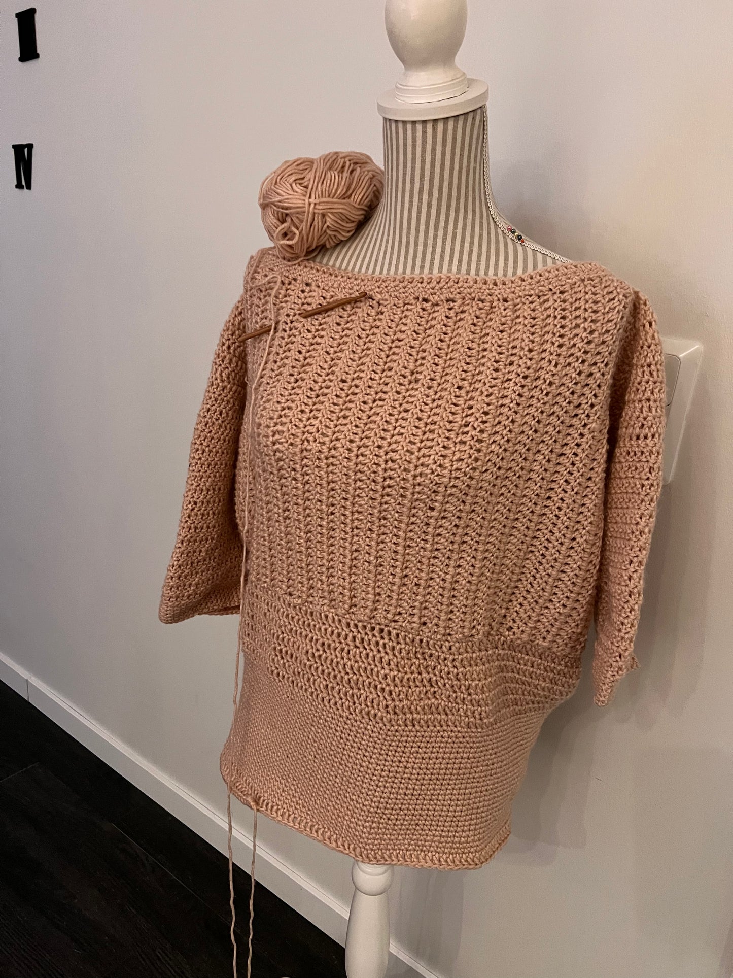 CROCHET SWEATER, OPEN NECK