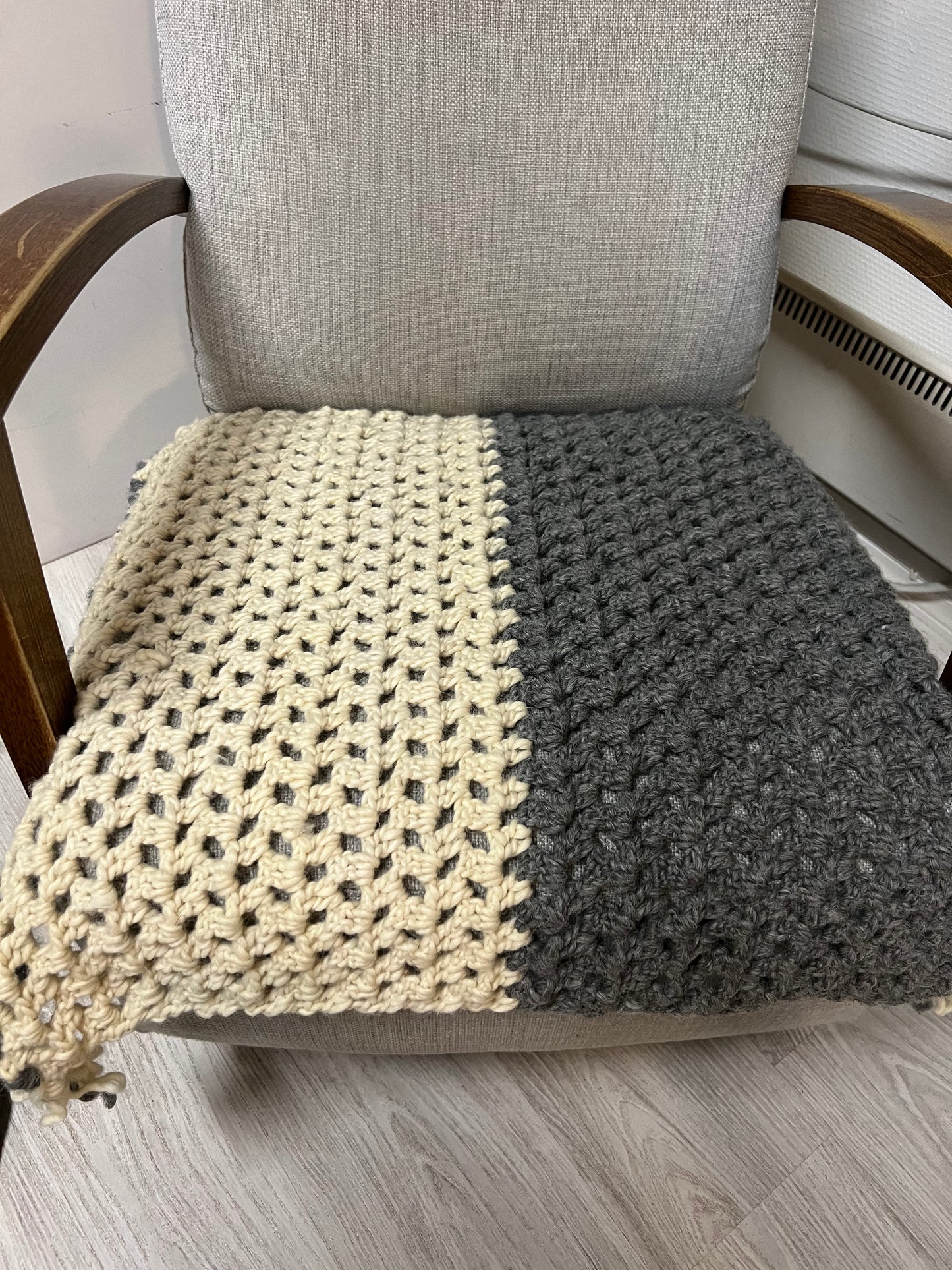 ARMCHAIR COVER GRAY AND CREAM WHITE